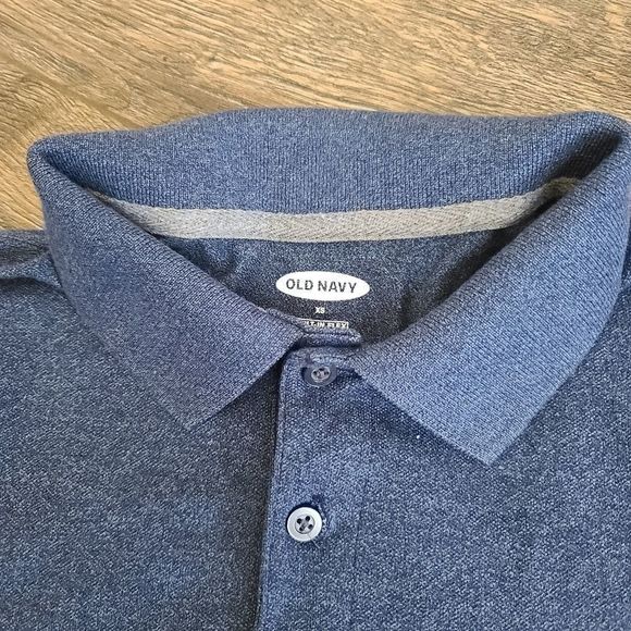 Old Navy men's polo style shirt - Picture 2 of 5